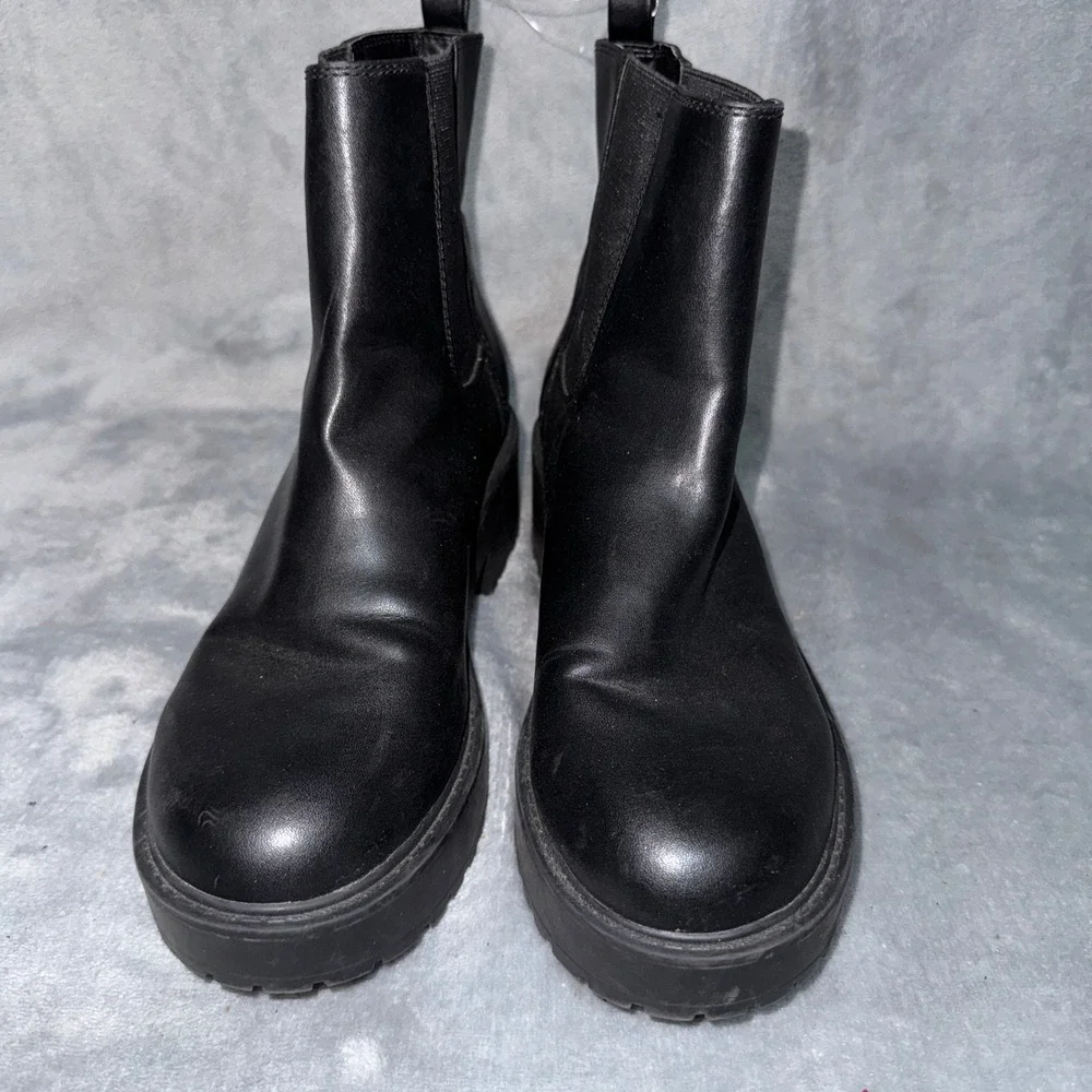 American Eagle Women Chelsea Platform Ankle Boots 9 Black Faux Leather Lug Sole